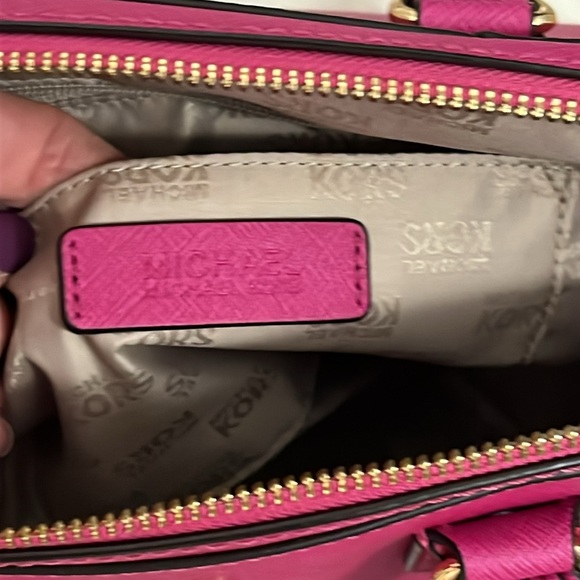 Michael Kors Fuscia / Satchel w/ Twillie, Crossbody Strap & Dustbag. - Picture 12 of 12